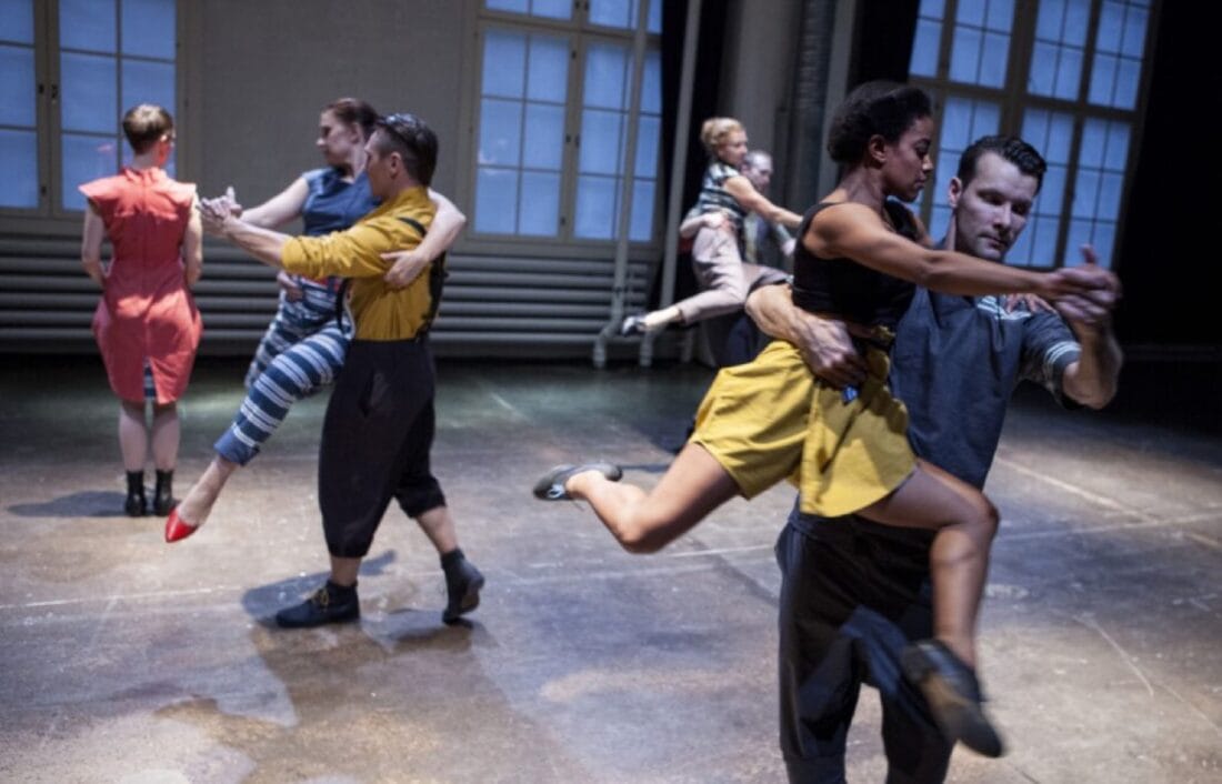 Aina Joku Vie - Marko Mäkinen